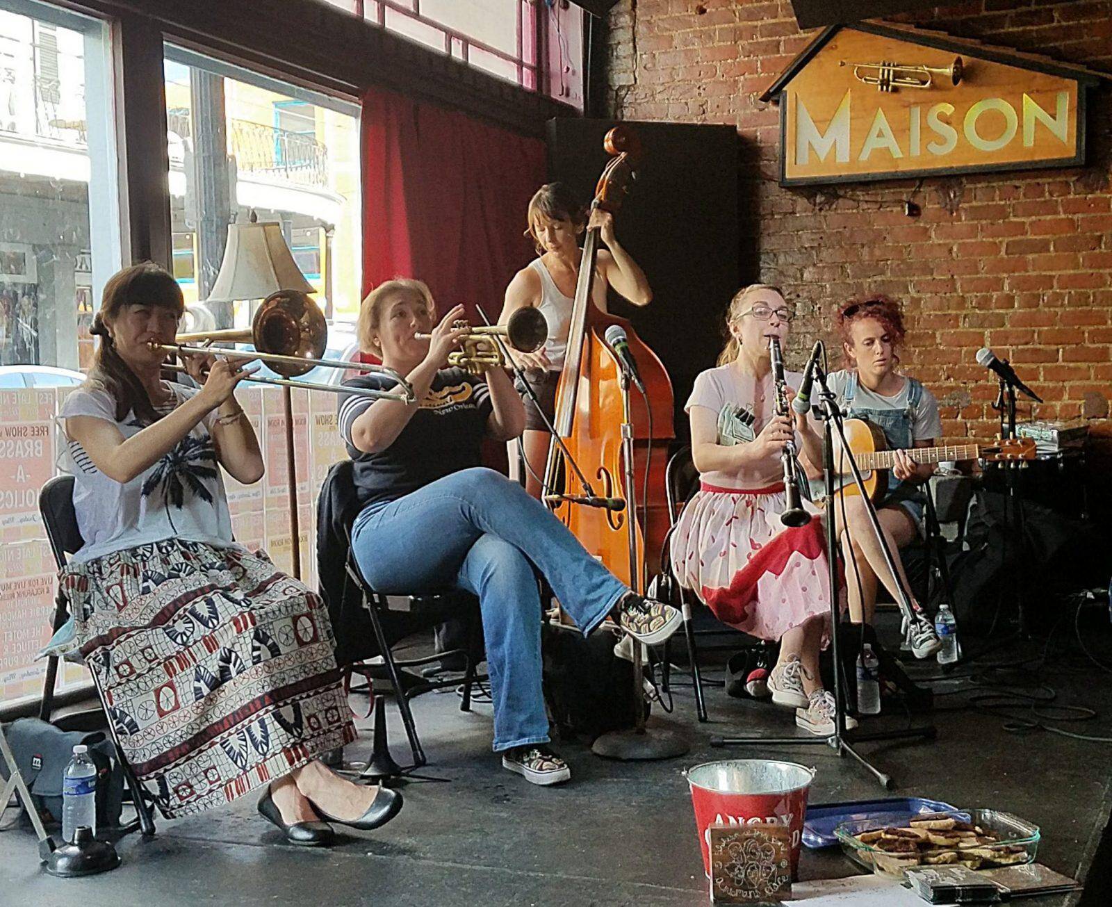 The Shake ’Em Up Jazz Band performs at the Maison on Frenchmen St., with Marla Dixon (tp) Chloe Feoranzo (cl) Haruka Kikuchi (tb) Molly Reeves (g) Julie Schexnayder (bs). (photo by Ken Arnold)