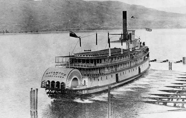 The sternwheeler SS Sicamous, at her launching on May 19, 1914