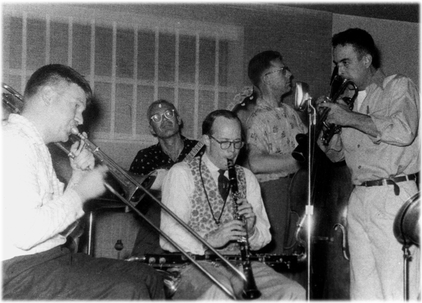The Bearcats, L to R: Bob Mielke, Dick Oxtot, first alternate clarinetist Bill Napier, Pete Allen and P.T. Stanton at the Lark’s Club c. 1955.