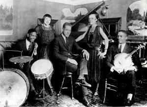 Ellington and group in Louis Thomas' cabaret, 901 R St. NW in Washington DC.