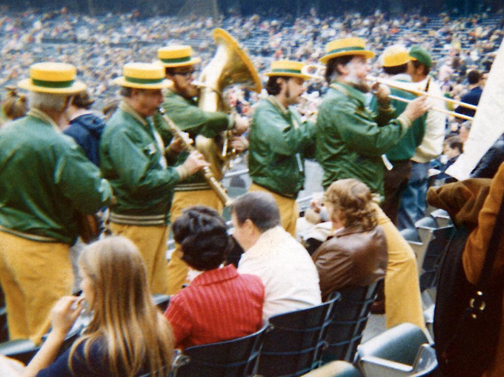 Bob Mielke’s Oakland A’s Strolling Dixieland Band