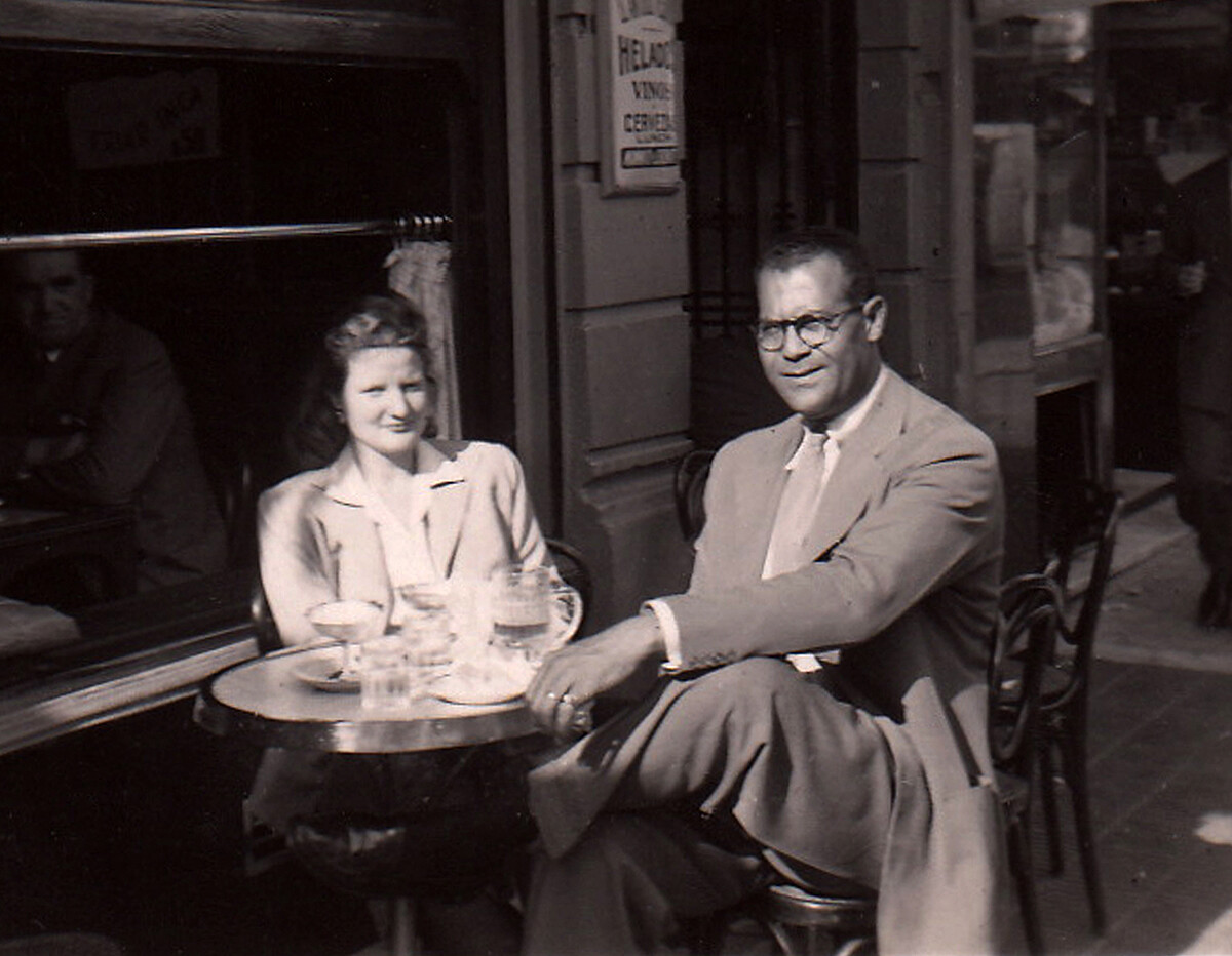 Frank and Madeline street café