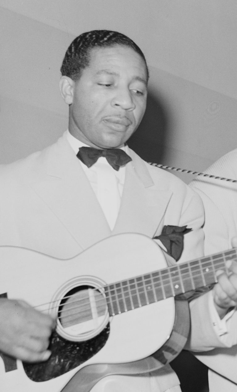 Lonnie Johnson in Chicago, 1941