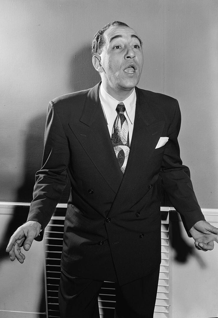 LOUIS PRIMA - Italian/American singer and singer-wife KEELEY SMITH