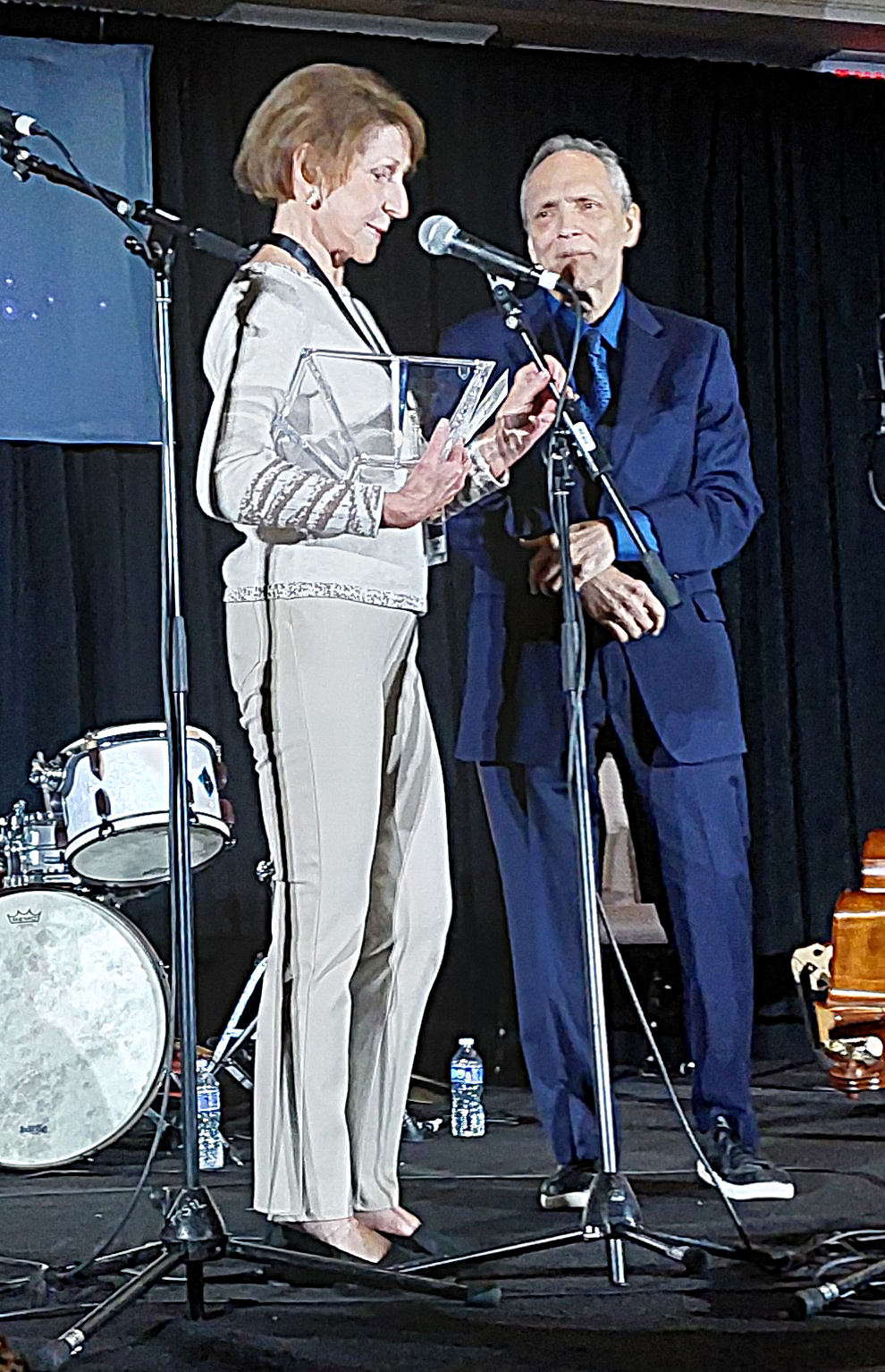 Sandi Joyce, President, San Diego Jazz Party, presenting Ken Peplowski, with the 2023 Jazz Legend Award